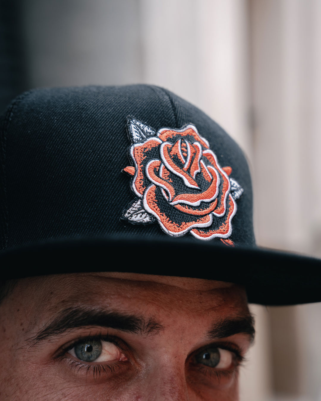 Gorra trucker rose tattoo
